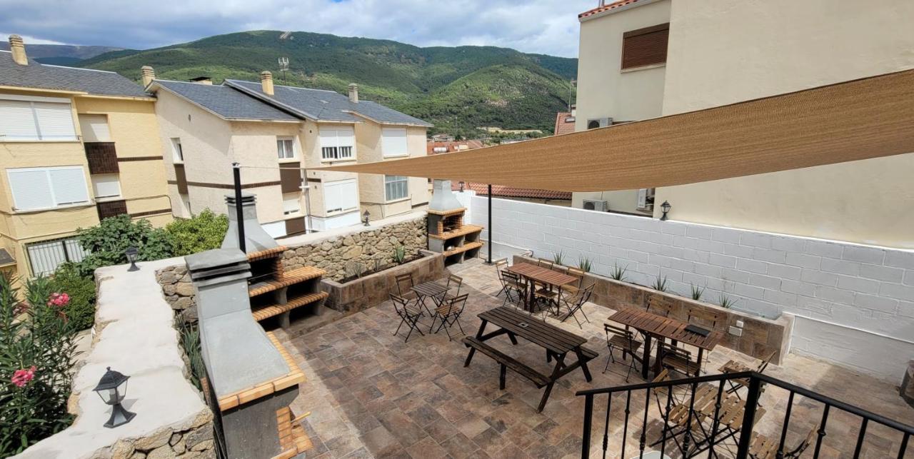 Casa Del Castillo By Naturadrada La Adrada Exterior photo