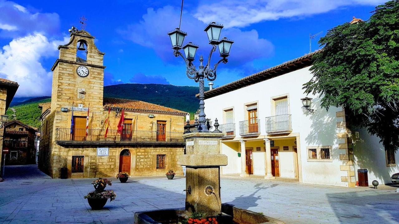 Casa Del Castillo By Naturadrada La Adrada Exterior photo