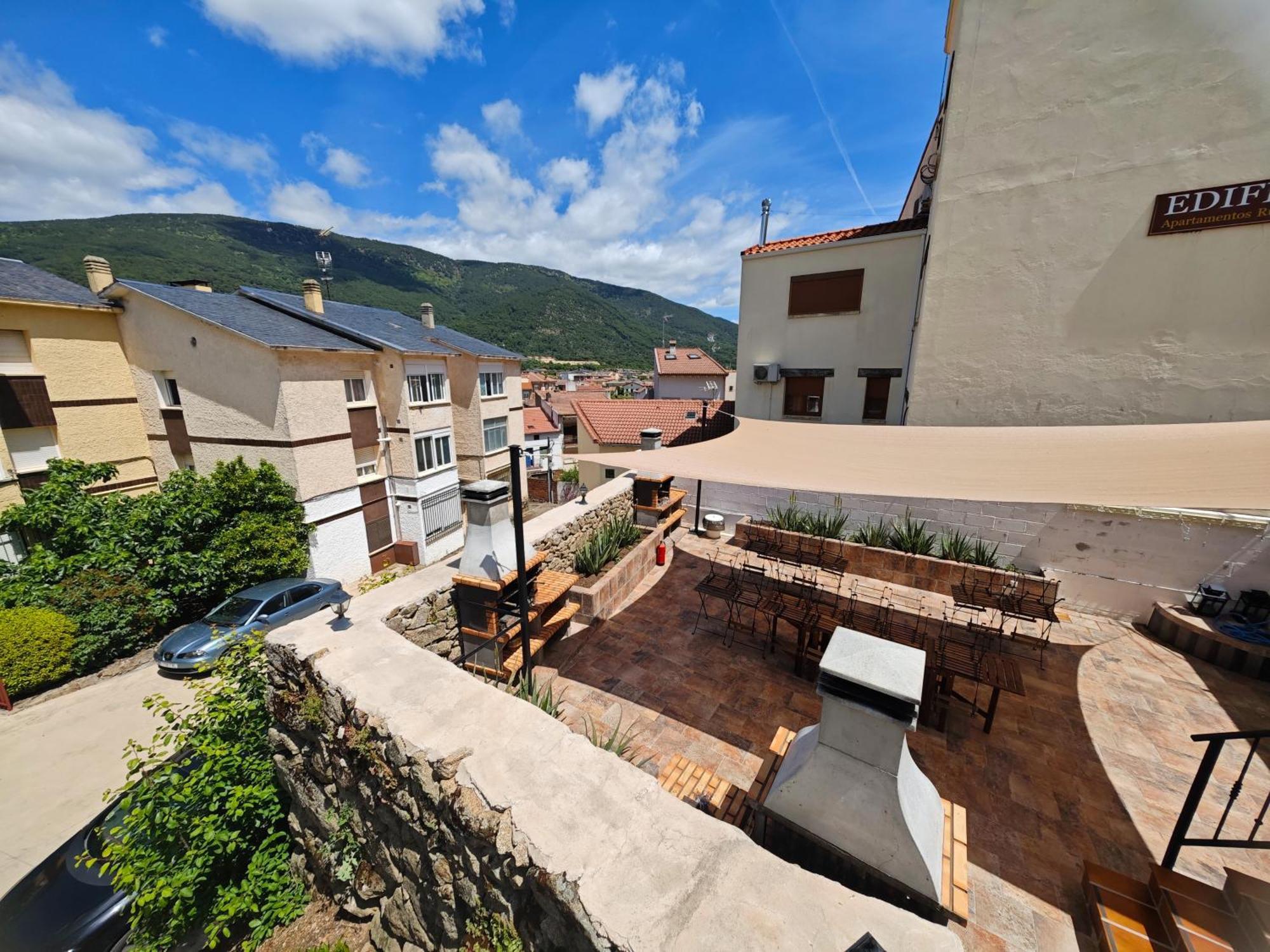 Casa Del Castillo By Naturadrada La Adrada Exterior photo